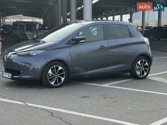 Серый Рено Зое, объемом двигателя 0 л и пробегом 160 тыс. км за 8700 $, фото 20 на Automoto.ua