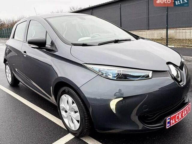 Серый Рено Зое, объемом двигателя 0 л и пробегом 62 тыс. км за 9500 $, фото 10 на Automoto.ua