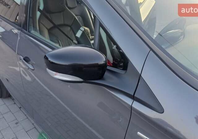 Серый Рено Зое, объемом двигателя 0 л и пробегом 115 тыс. км за 10000 $, фото 21 на Automoto.ua