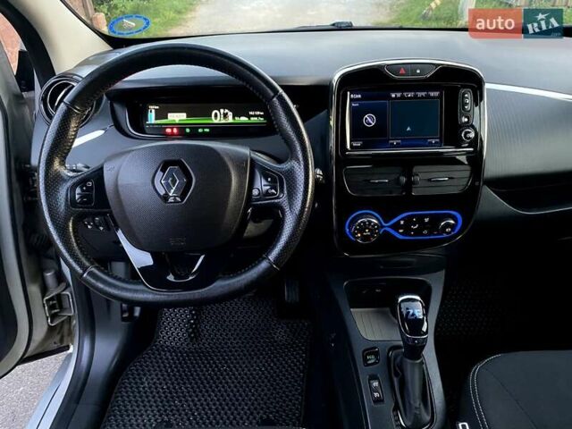 Сірий Рено Зое, об'ємом двигуна 0 л та пробігом 162 тис. км за 8900 $, фото 5 на Automoto.ua