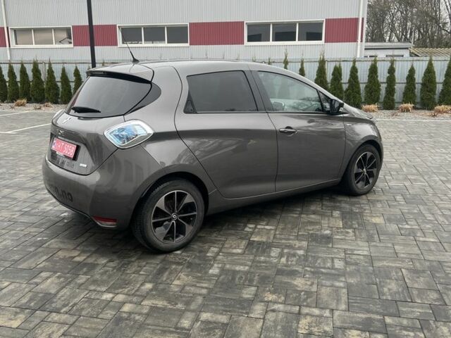 Серый Рено Зое, объемом двигателя 0 л и пробегом 85 тыс. км за 9800 $, фото 5 на Automoto.ua