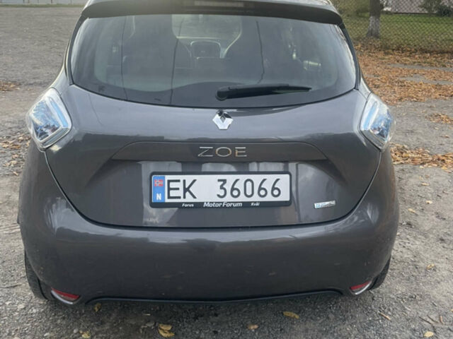 Серый Рено Зое, объемом двигателя 0 л и пробегом 127 тыс. км за 11500 $, фото 9 на Automoto.ua