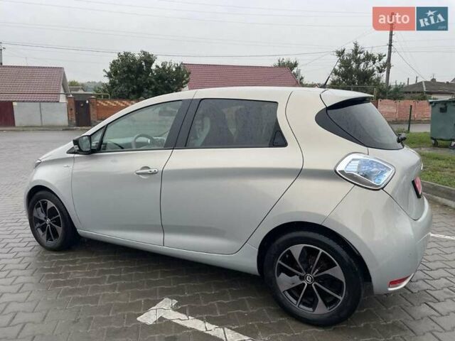 Серый Рено Зое, объемом двигателя 0 л и пробегом 150 тыс. км за 9700 $, фото 5 на Automoto.ua