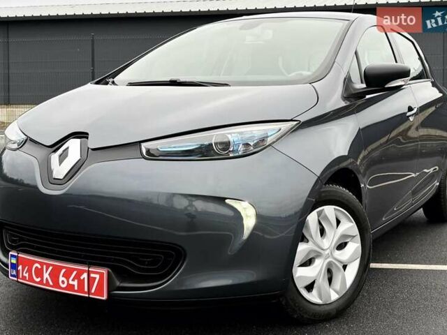 Серый Рено Зое, объемом двигателя 0 л и пробегом 62 тыс. км за 9500 $, фото 2 на Automoto.ua