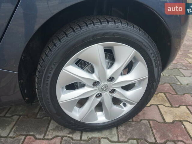 Серый Рено Зое, объемом двигателя 0 л и пробегом 182 тыс. км за 8200 $, фото 66 на Automoto.ua