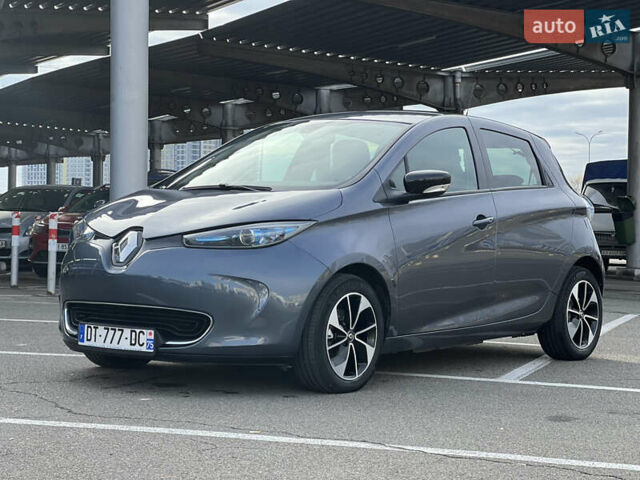 Серый Рено Зое, объемом двигателя 0 л и пробегом 160 тыс. км за 8700 $, фото 19 на Automoto.ua