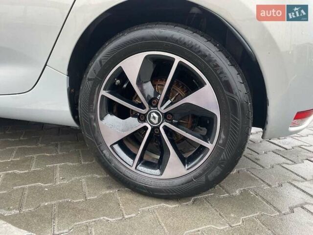 Серый Рено Зое, объемом двигателя 0 л и пробегом 150 тыс. км за 9700 $, фото 9 на Automoto.ua