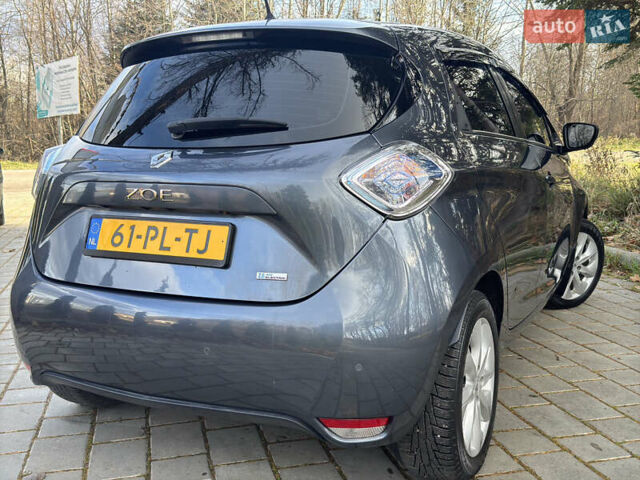 Серый Рено Зое, объемом двигателя 0 л и пробегом 90 тыс. км за 9999 $, фото 10 на Automoto.ua