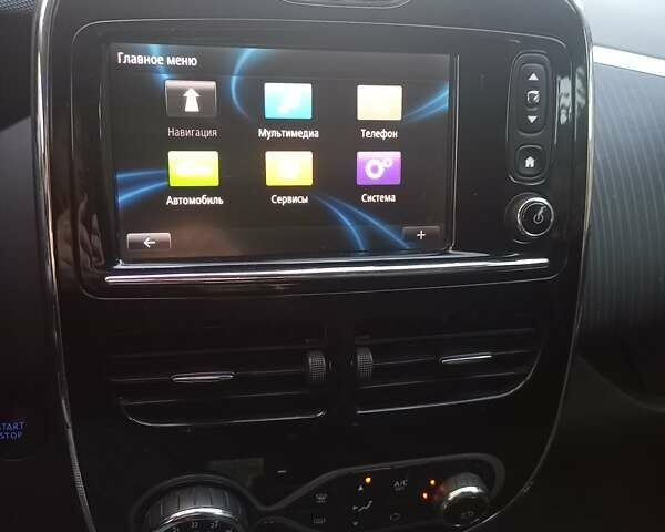 Серый Рено Зое, объемом двигателя 0 л и пробегом 115 тыс. км за 10500 $, фото 14 на Automoto.ua