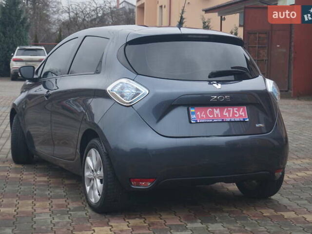 Серый Рено Зое, объемом двигателя 0 л и пробегом 182 тыс. км за 8200 $, фото 11 на Automoto.ua