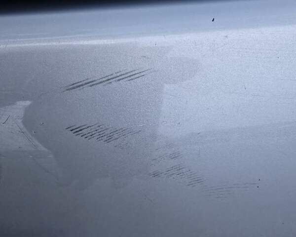 Серый Рено Зое, объемом двигателя 0 л и пробегом 97 тыс. км за 9700 $, фото 14 на Automoto.ua