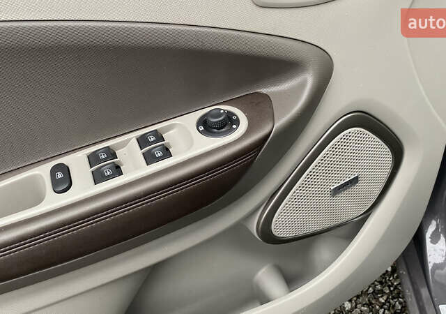 Сірий Рено Зое, об'ємом двигуна 0 л та пробігом 85 тис. км за 9600 $, фото 41 на Automoto.ua