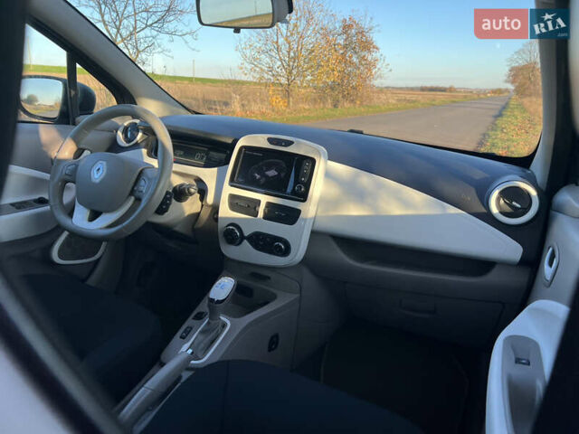 Серый Рено Зое, объемом двигателя 0 л и пробегом 108 тыс. км за 8500 $, фото 16 на Automoto.ua