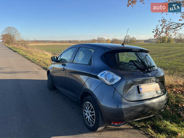 Серый Рено Зое, объемом двигателя 0 л и пробегом 108 тыс. км за 8500 $, фото 54 на Automoto.ua