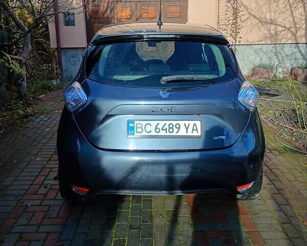 Серый Рено Зое, объемом двигателя 0 л и пробегом 112 тыс. км за 10500 $, фото 3 на Automoto.ua