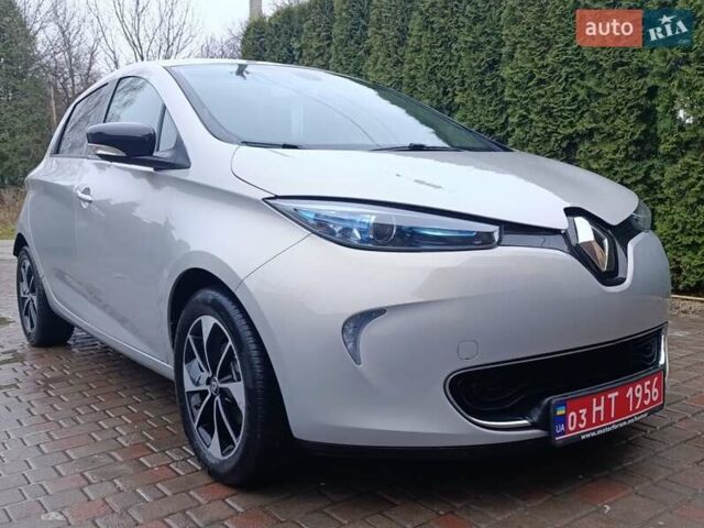 Серый Рено Зое, объемом двигателя 0 л и пробегом 108 тыс. км за 9400 $, фото 47 на Automoto.ua