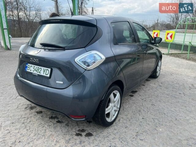 Серый Рено Зое, объемом двигателя 0 л и пробегом 122 тыс. км за 8888 $, фото 10 на Automoto.ua