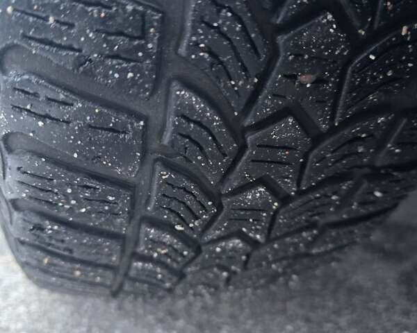 Серый Рено Зое, объемом двигателя 0 л и пробегом 97 тыс. км за 9700 $, фото 21 на Automoto.ua