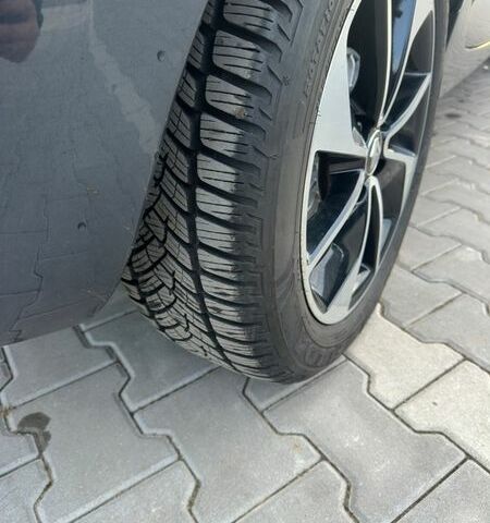 Серый Рено Зое, объемом двигателя 0 л и пробегом 48 тыс. км за 9800 $, фото 15 на Automoto.ua