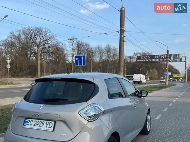 Серый Рено Зое, объемом двигателя 0 л и пробегом 93 тыс. км за 9199 $, фото 2 на Automoto.ua