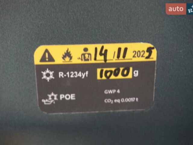 Серый Рено Зое, объемом двигателя 0 л и пробегом 182 тыс. км за 8200 $, фото 59 на Automoto.ua