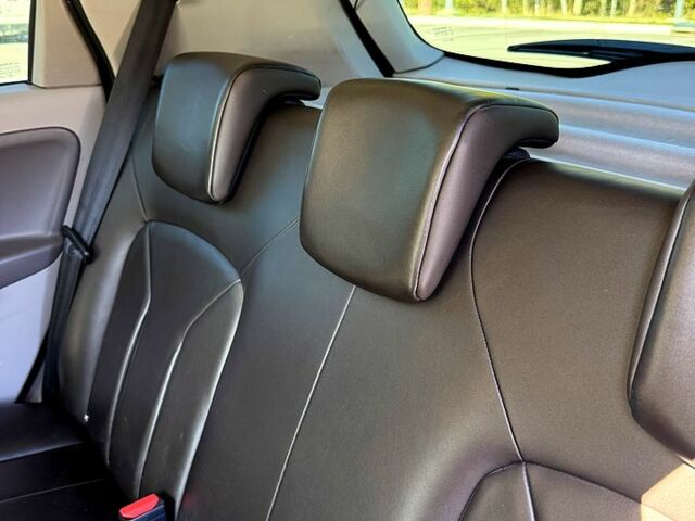Серый Рено Зое, объемом двигателя 0 л и пробегом 200 тыс. км за 8500 $, фото 7 на Automoto.ua