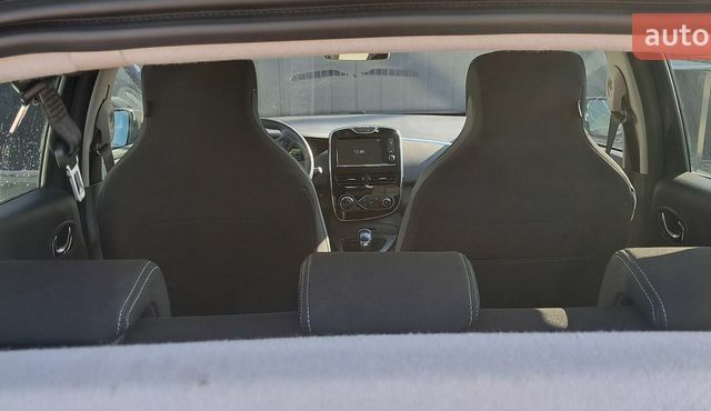 Сірий Рено Зое, об'ємом двигуна 0 л та пробігом 93 тис. км за 9500 $, фото 7 на Automoto.ua