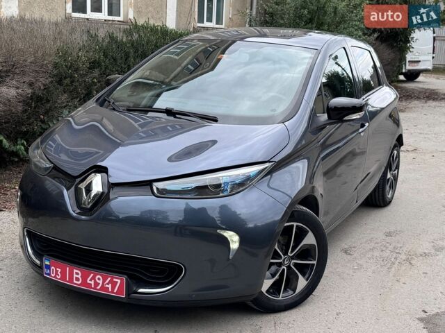 Серый Рено Зое, объемом двигателя 0 л и пробегом 80 тыс. км за 10500 $, фото 23 на Automoto.ua