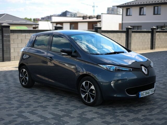 Серый Рено Зое, объемом двигателя 0 л и пробегом 125 тыс. км за 9900 $, фото 2 на Automoto.ua
