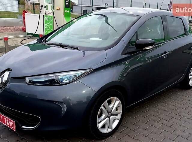 Серый Рено Зое, объемом двигателя 0 л и пробегом 79 тыс. км за 8900 $, фото 9 на Automoto.ua