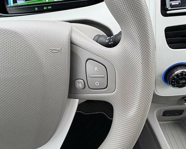 Серый Рено Зое, объемом двигателя 0 л и пробегом 62 тыс. км за 9500 $, фото 33 на Automoto.ua
