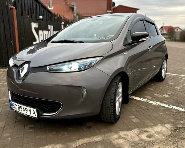 Серый Рено Зое, объемом двигателя 0 л и пробегом 148 тыс. км за 9500 $, фото 10 на Automoto.ua