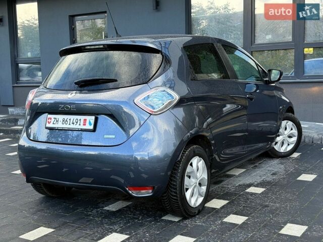 Серый Рено Зое, объемом двигателя 0 л и пробегом 155 тыс. км за 9999 $, фото 16 на Automoto.ua
