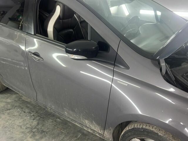 Серый Рено Зое, объемом двигателя 0 л и пробегом 115 тыс. км за 6900 $, фото 1 на Automoto.ua