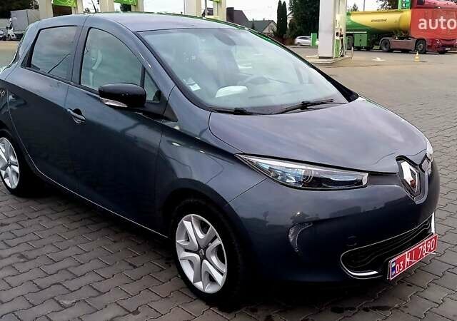Серый Рено Зое, объемом двигателя 0 л и пробегом 79 тыс. км за 8900 $, фото 1 на Automoto.ua
