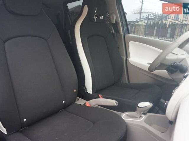 Серый Рено Зое, объемом двигателя 0 л и пробегом 182 тыс. км за 8200 $, фото 40 на Automoto.ua