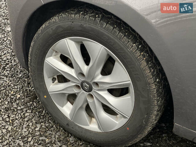 Сірий Рено Зое, об'ємом двигуна 0 л та пробігом 85 тис. км за 9600 $, фото 81 на Automoto.ua