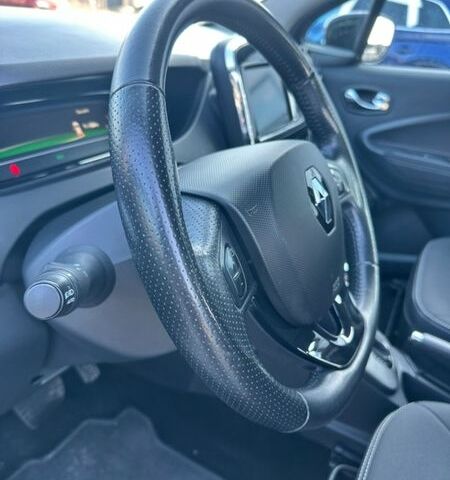 Серый Рено Зое, объемом двигателя 0 л и пробегом 121 тыс. км за 8600 $, фото 12 на Automoto.ua