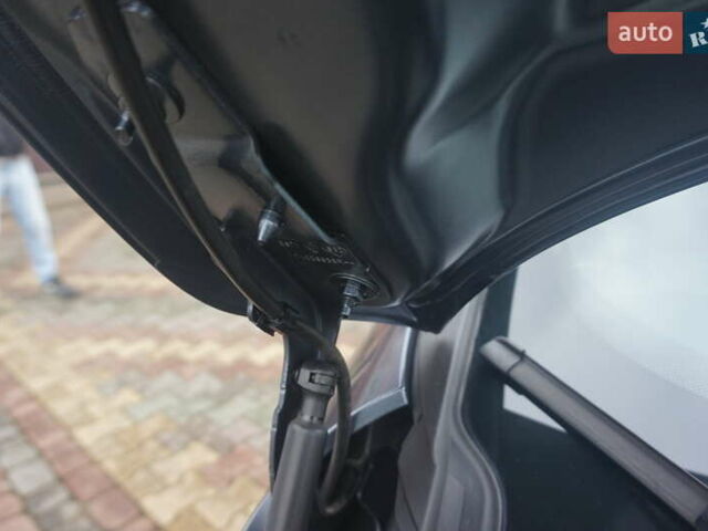 Серый Рено Зое, объемом двигателя 0 л и пробегом 182 тыс. км за 8200 $, фото 55 на Automoto.ua