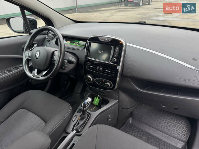 Сірий Рено Зое, об'ємом двигуна 0 л та пробігом 80 тис. км за 9000 $, фото 14 на Automoto.ua