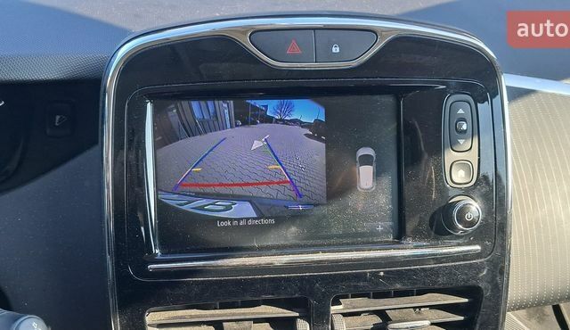 Серый Рено Зое, объемом двигателя 0 л и пробегом 93 тыс. км за 9600 $, фото 9 на Automoto.ua