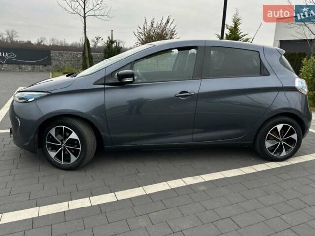 Серый Рено Зое, объемом двигателя 0 л и пробегом 47 тыс. км за 10800 $, фото 2 на Automoto.ua