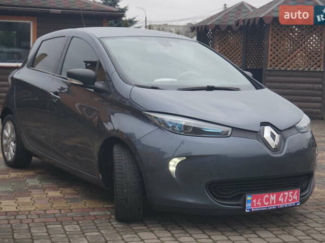 Серый Рено Зое, объемом двигателя 0 л и пробегом 182 тыс. км за 8200 $, фото 4 на Automoto.ua