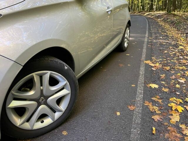 Сірий Рено Зое, об'ємом двигуна 0 л та пробігом 71 тис. км за 9600 $, фото 12 на Automoto.ua