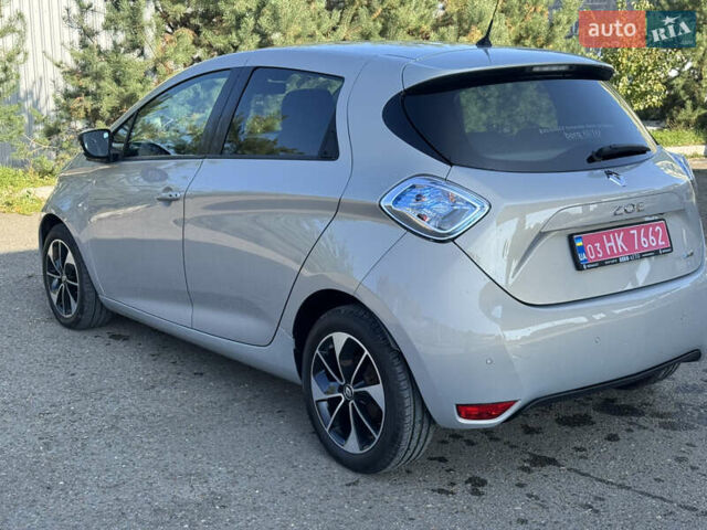 Серый Рено Зое, объемом двигателя 0 л и пробегом 90 тыс. км за 9999 $, фото 5 на Automoto.ua