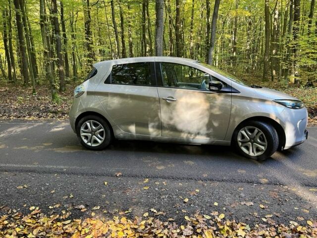 Сірий Рено Зое, об'ємом двигуна 0 л та пробігом 71 тис. км за 9600 $, фото 3 на Automoto.ua