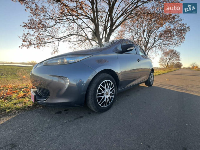 Серый Рено Зое, объемом двигателя 0 л и пробегом 108 тыс. км за 8500 $, фото 8 на Automoto.ua