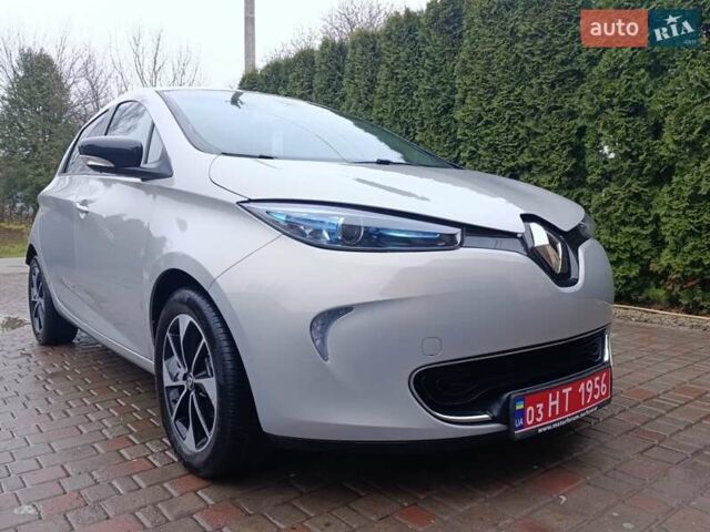 Серый Рено Зое, объемом двигателя 0 л и пробегом 108 тыс. км за 9400 $, фото 37 на Automoto.ua