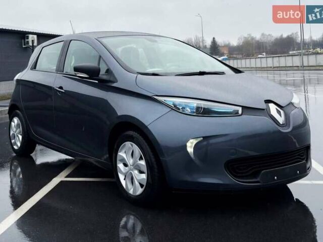 Серый Рено Зое, объемом двигателя 0 л и пробегом 62 тыс. км за 9550 $, фото 2 на Automoto.ua