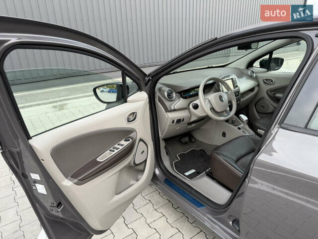 Сірий Рено Зое, об'ємом двигуна 0 л та пробігом 126 тис. км за 10499 $, фото 19 на Automoto.ua